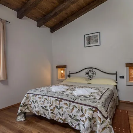 Villa Spacious In With Pool
