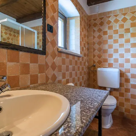 Spacious In With Pool